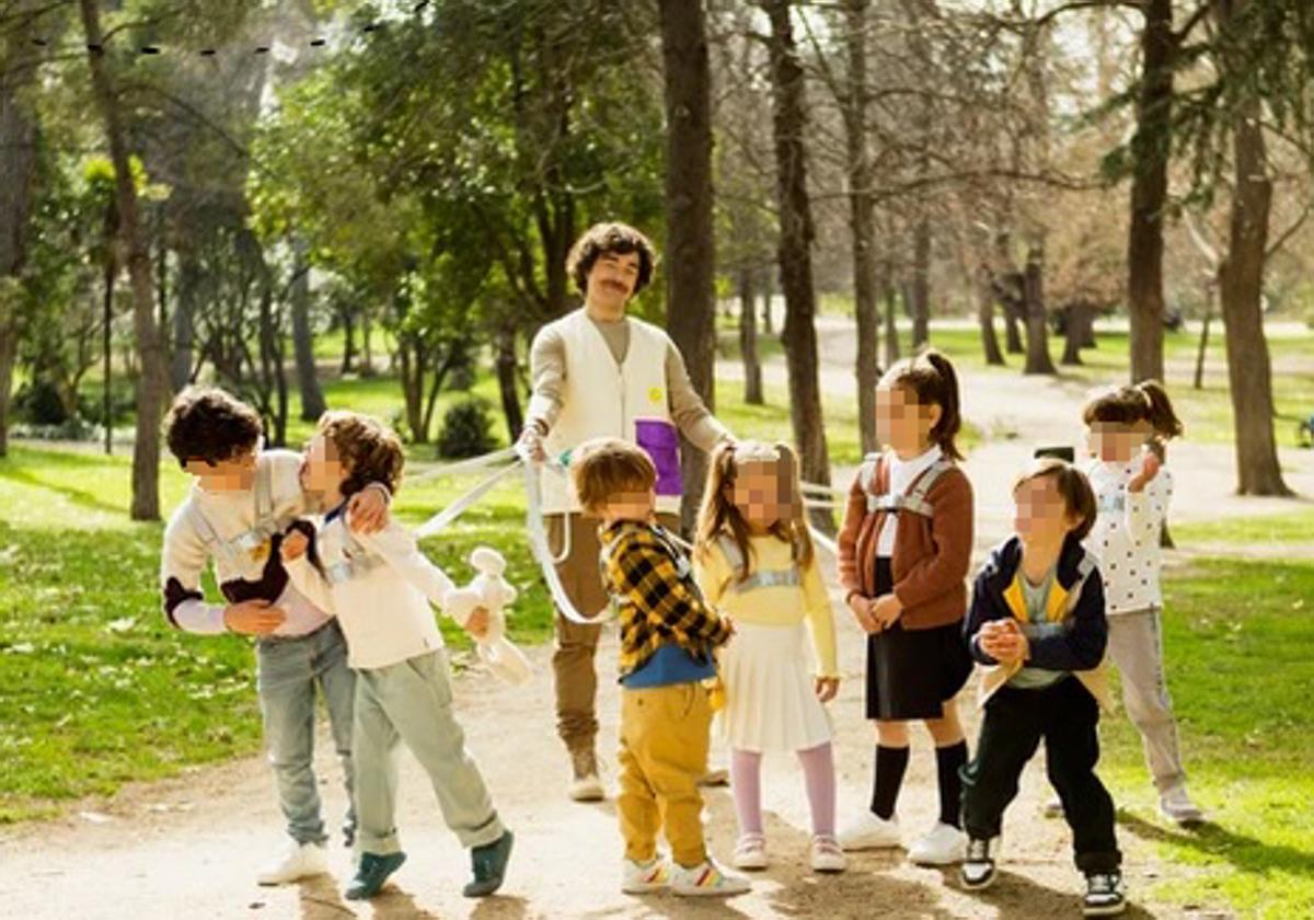 Paseadores de niños el polémico servicio que promocionan las